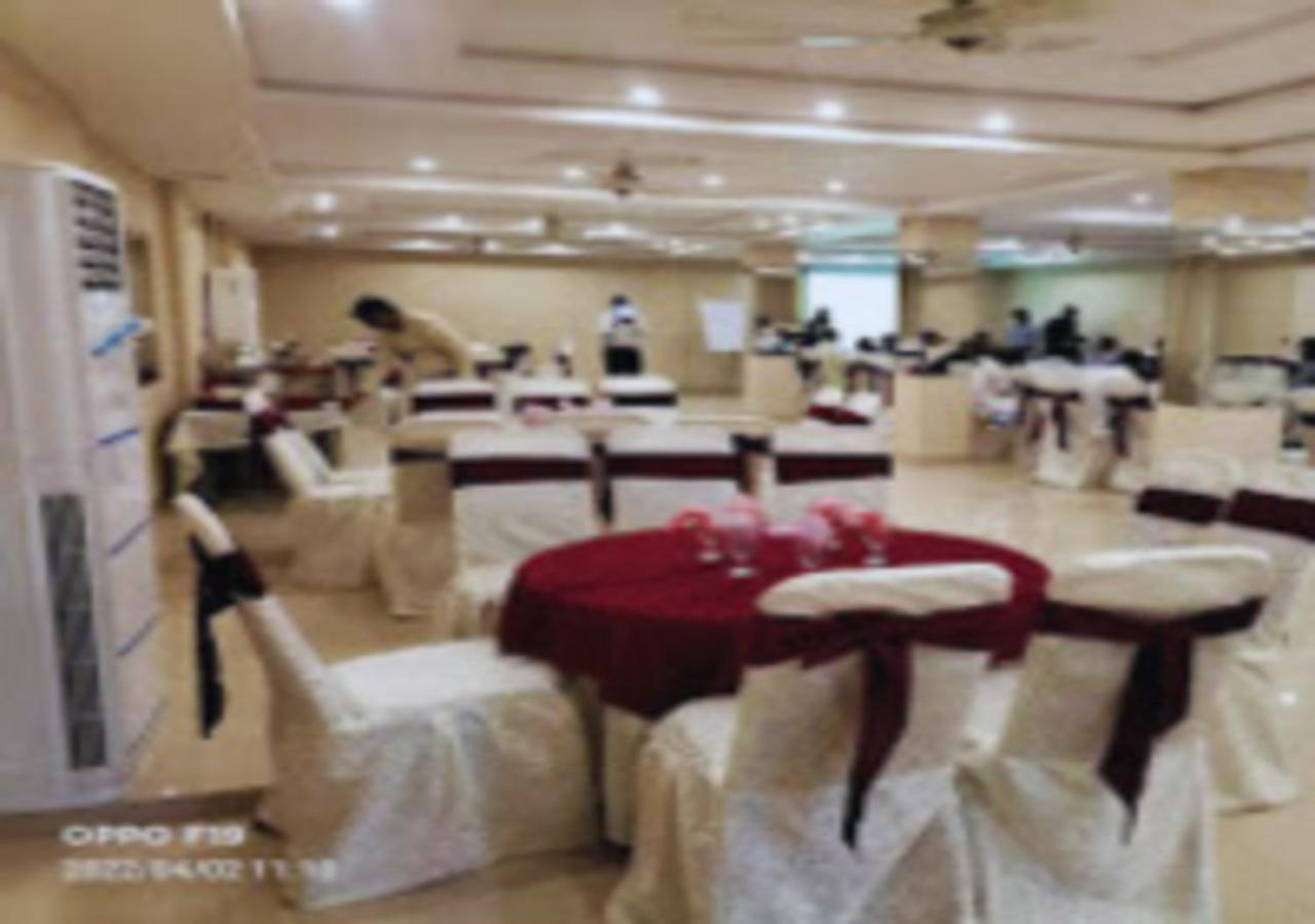 לאהור Hotel Day In Emporium מראה חיצוני תמונה