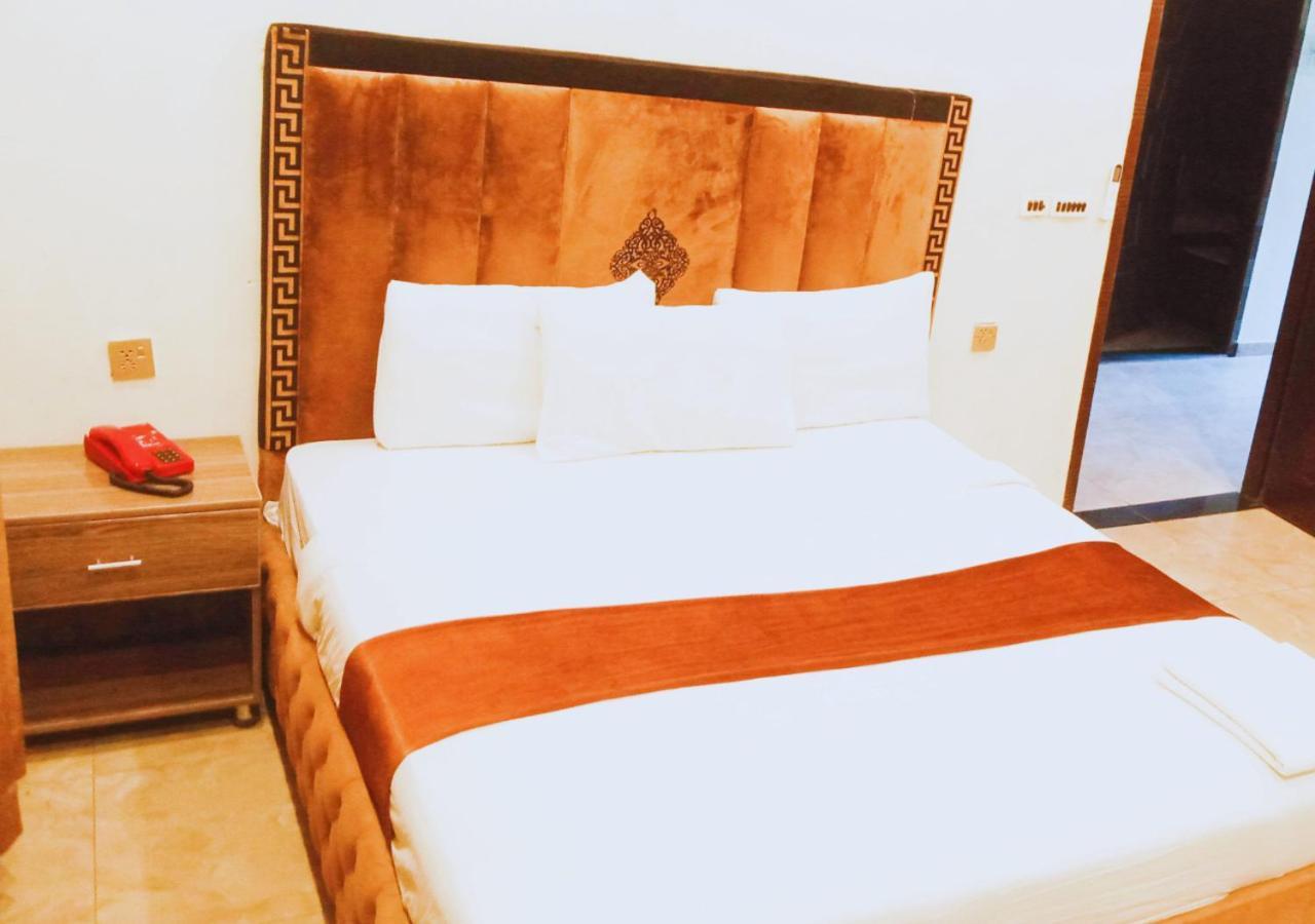 לאהור Hotel Day In Emporium מראה חיצוני תמונה