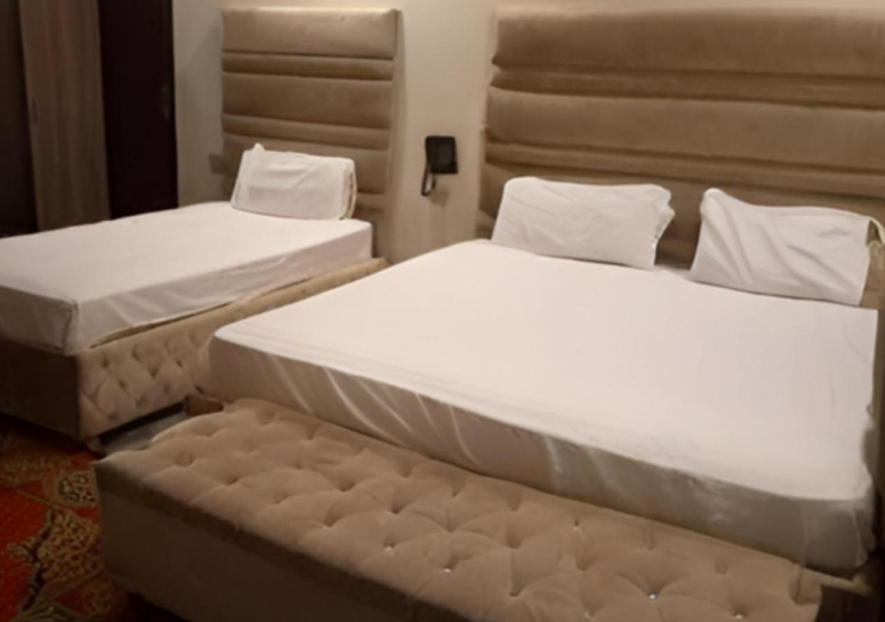 לאהור Hotel Day In Emporium מראה חיצוני תמונה